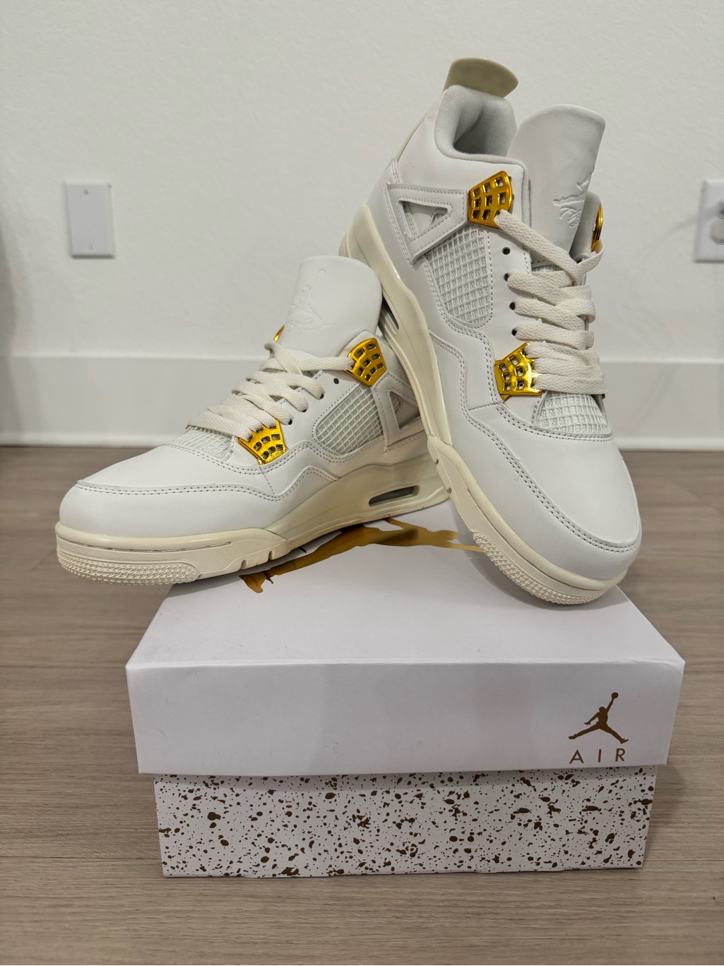 Jordan Retro 4 WhiteGold